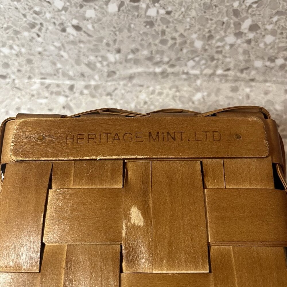 Heritage Mint Ltd Canadian Maple Basket With Lid & Liner Red & White Checkered - Picture 10 of 16